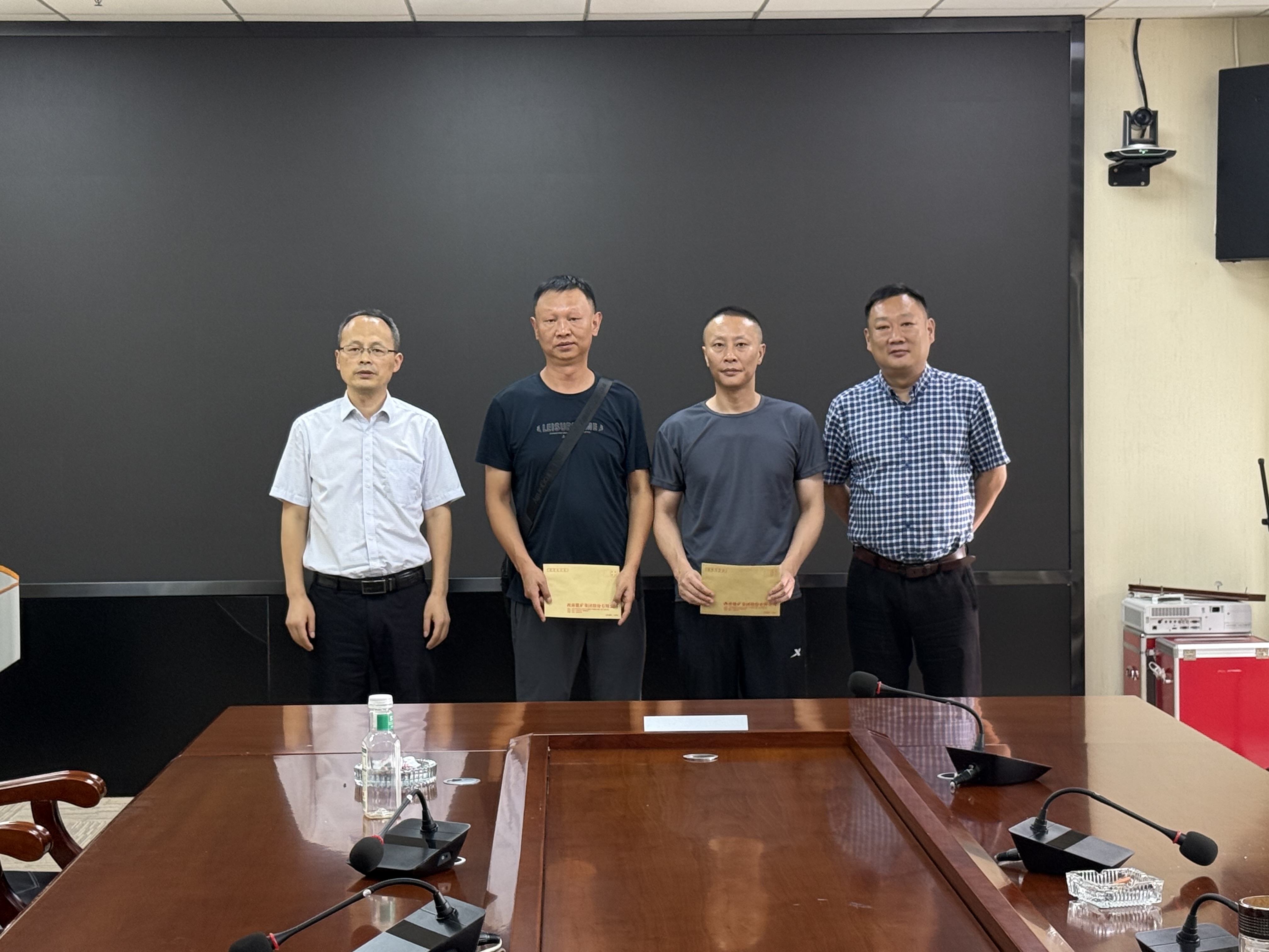 乐天使组织召开2025年退役军人座谈会